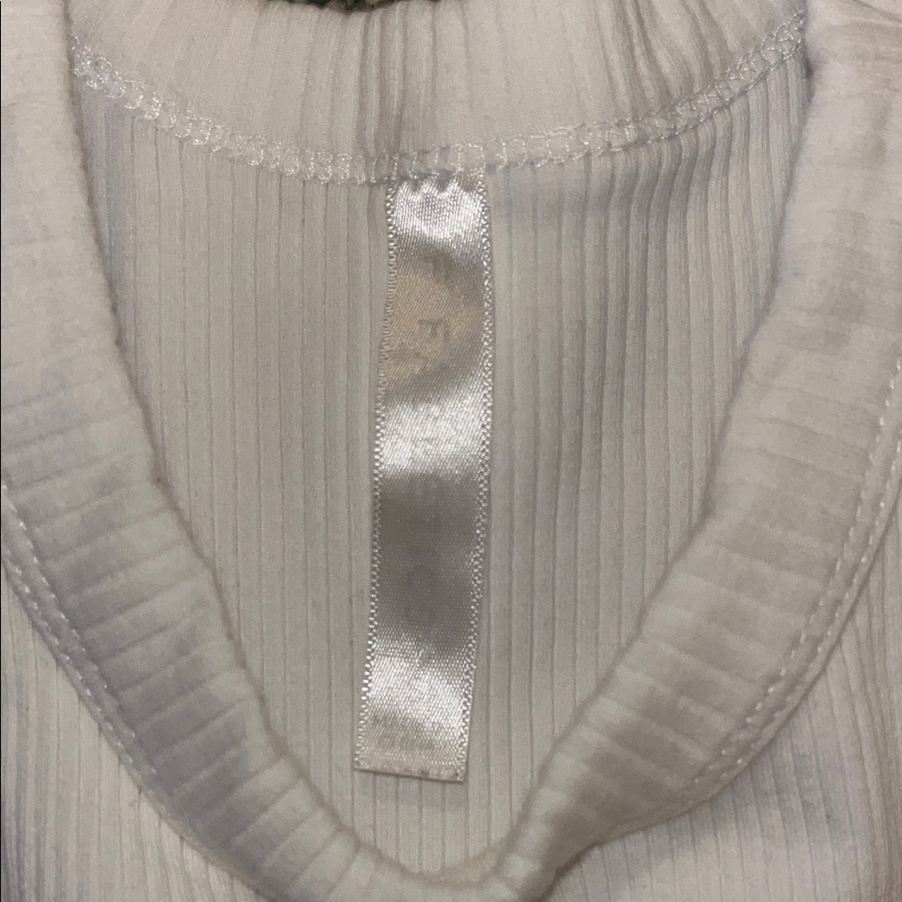 Fabletics White Ribbed Tank Top - Picture 2 of 3
